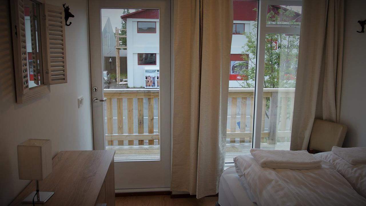 Husavik Hostel Exterior photo