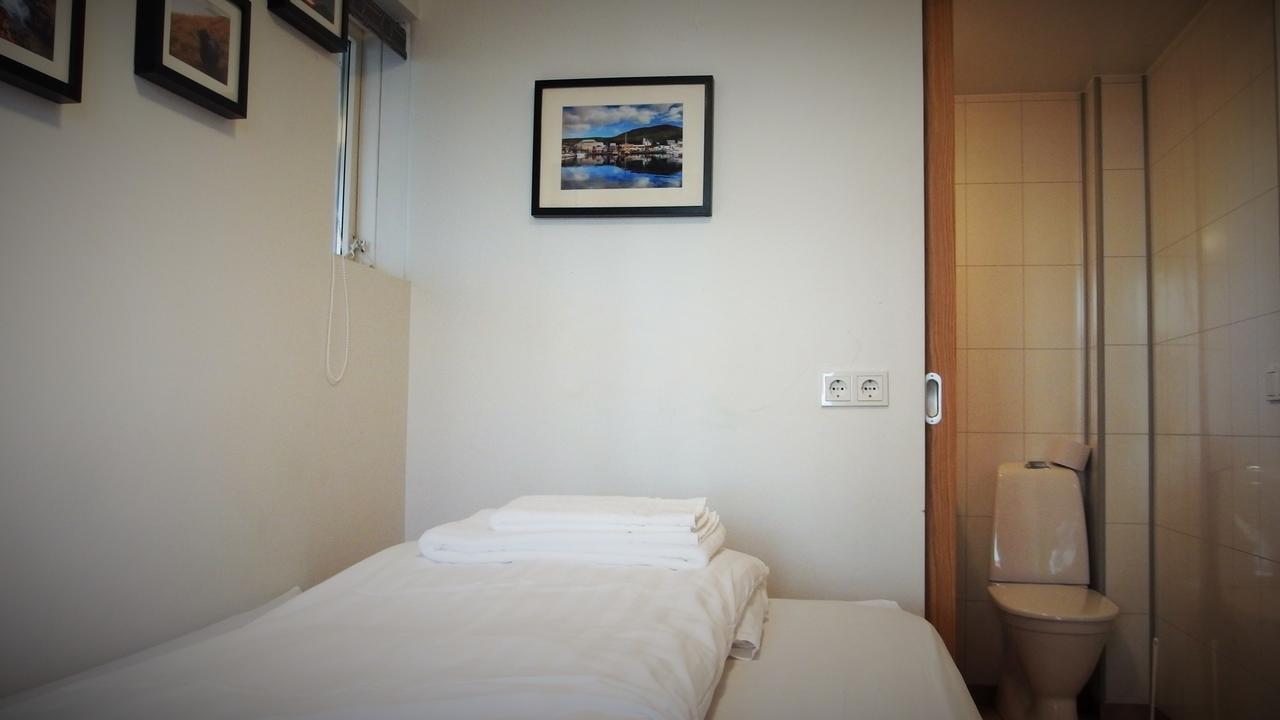 Husavik Hostel Exterior photo